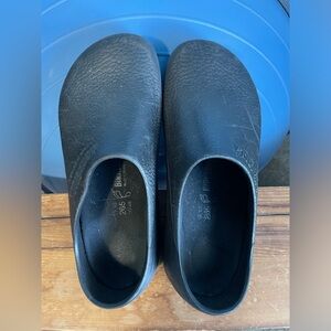 Birkenstock work shoes. Work shoes that feel great.I loved these! Outta the biz!